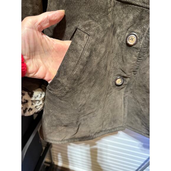 Wilson’s Leather Suede Jacket W/Faux Fur Collar, Sleeve Cuffs & Interior Size XL - Picture 6 of 11